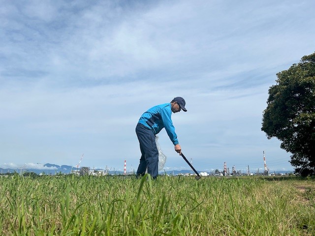 事業所周辺の大野川緑地帯の清掃活動